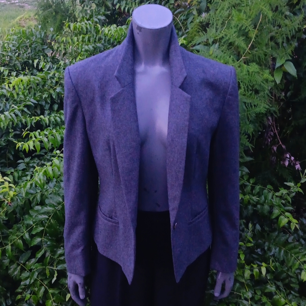 J H COLLECTIBLES (USA) LADIES GREY PURE-WOOL VINTAGE (1) BUTTON LUX BLAZER